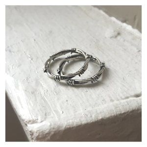 Souvenir Jewelry barbed wire ring set